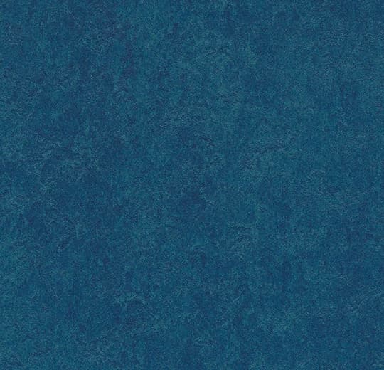 Forbo Marmoleum Marine Marmoleum on Waterproof HDF Core with Cork Backing Flooring — Cinch LOC SEAL (Square) — plank close-up