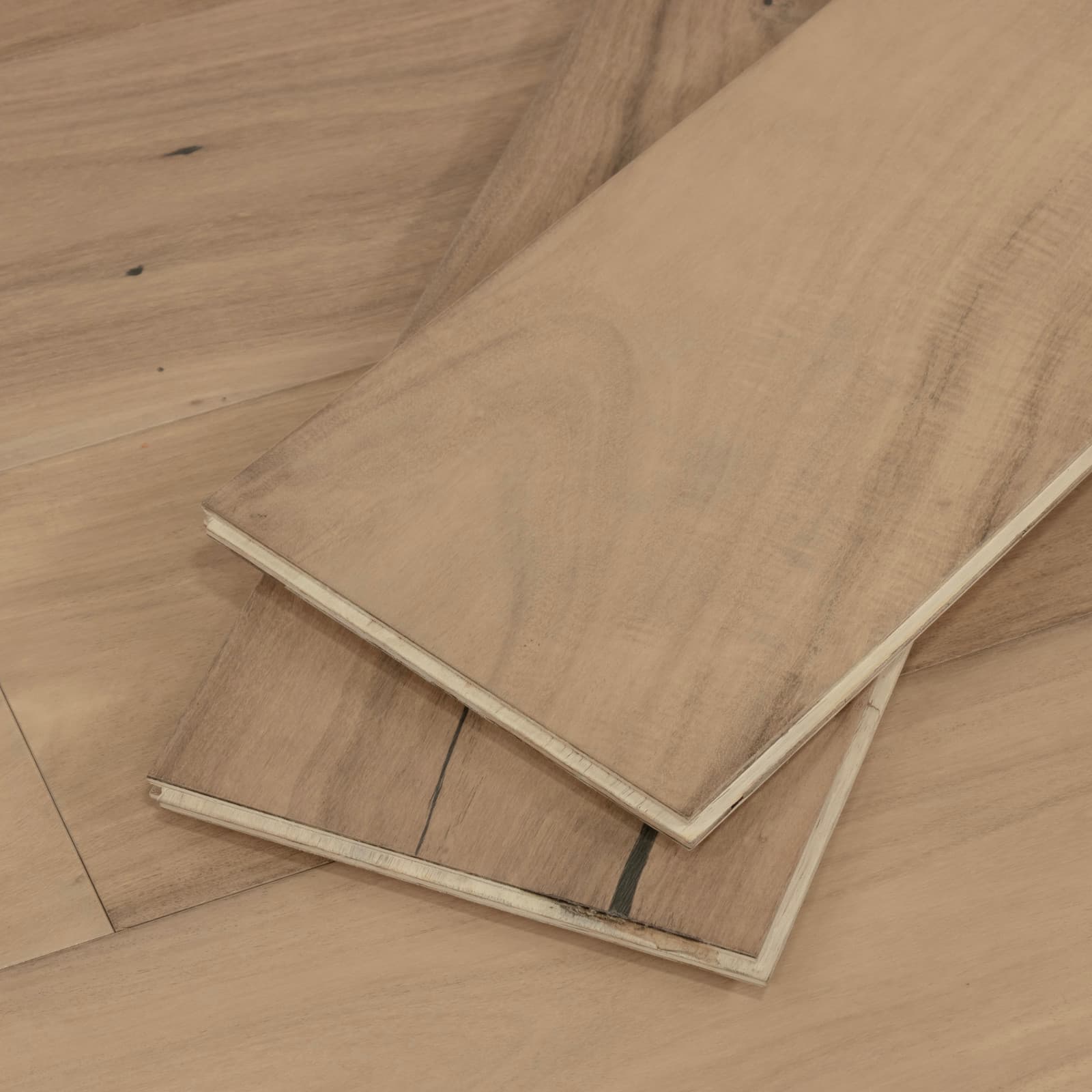 CALI Clarified Acacia Engineered Flooring — Varietals Collection — detail view 6