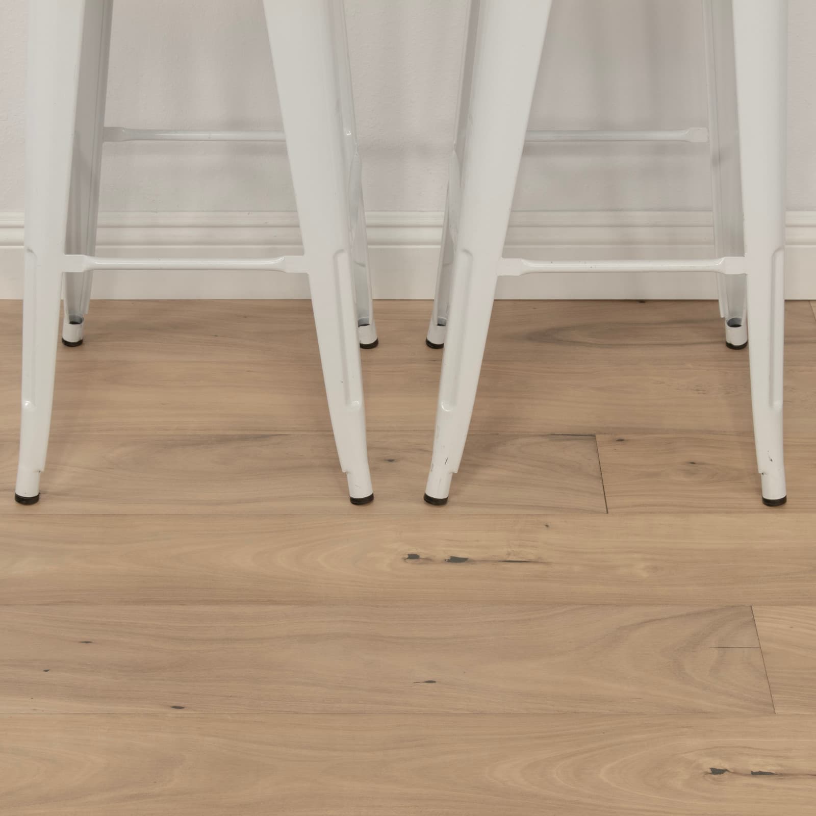 CALI Clarified Acacia Engineered Flooring — Varietals Collection — detail view 3