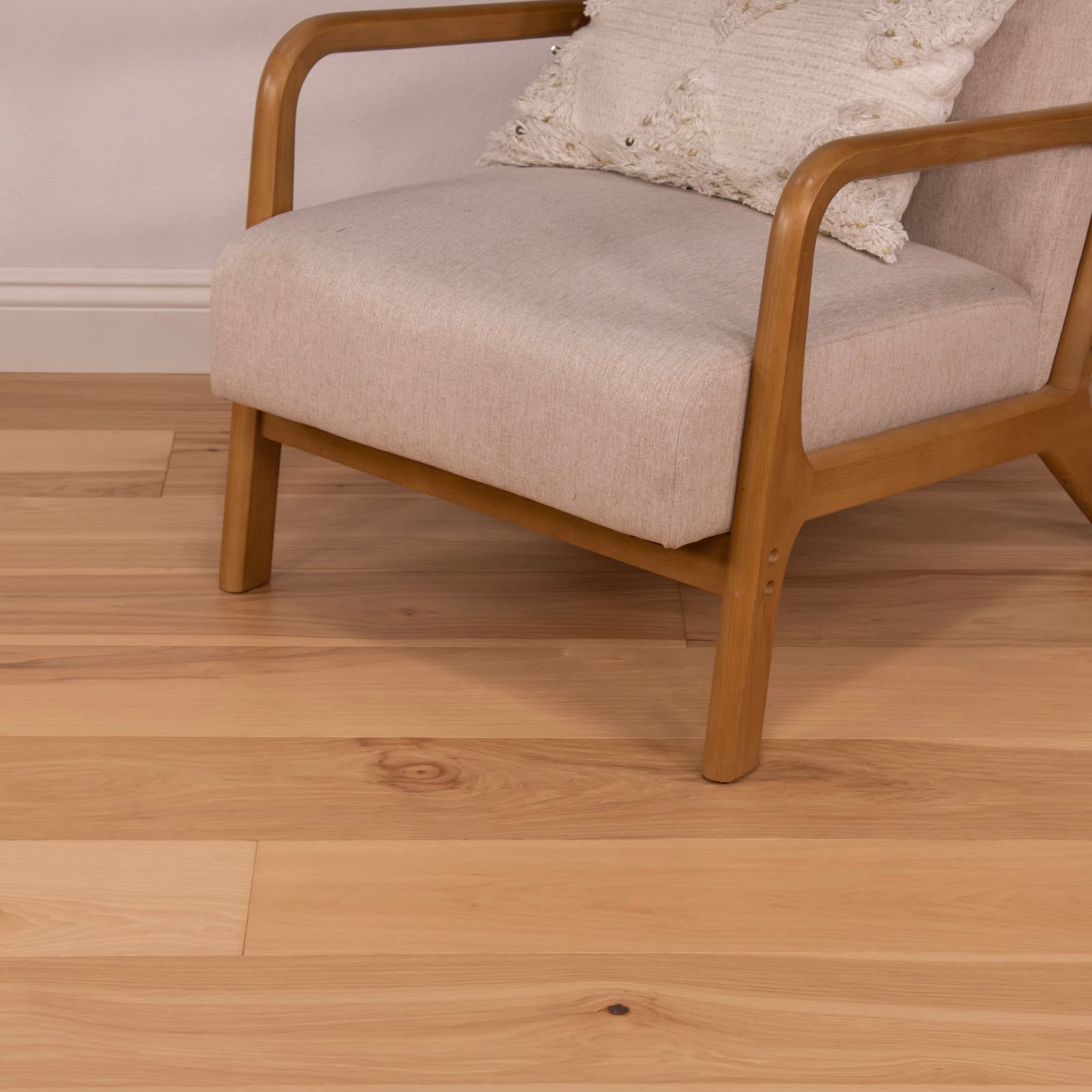 CALI Natural Hickory Engineered Flooring — Varietals Collection — detail view 3