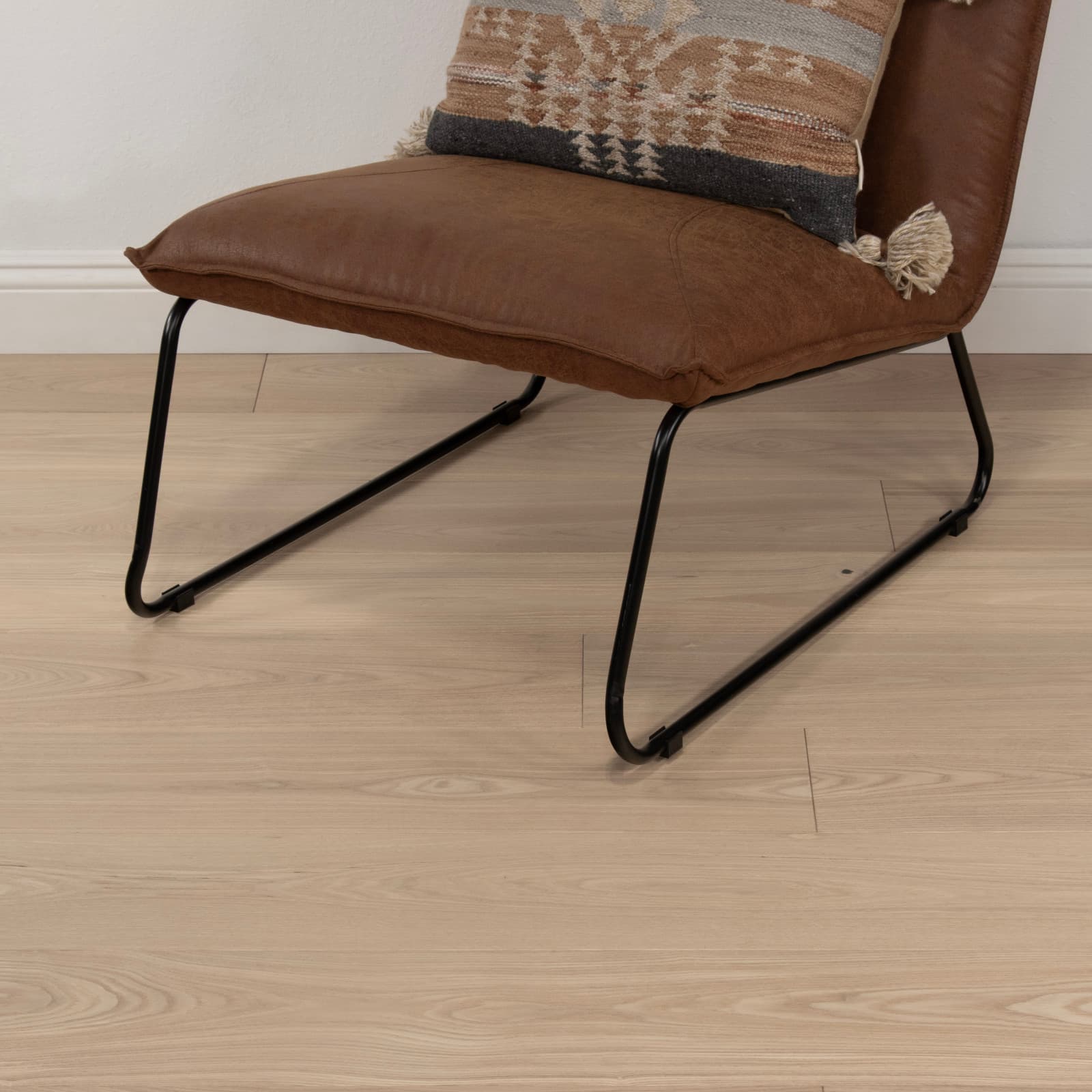 CALI Clarified Ash Engineered Flooring — Varietals Collection — detail view 3