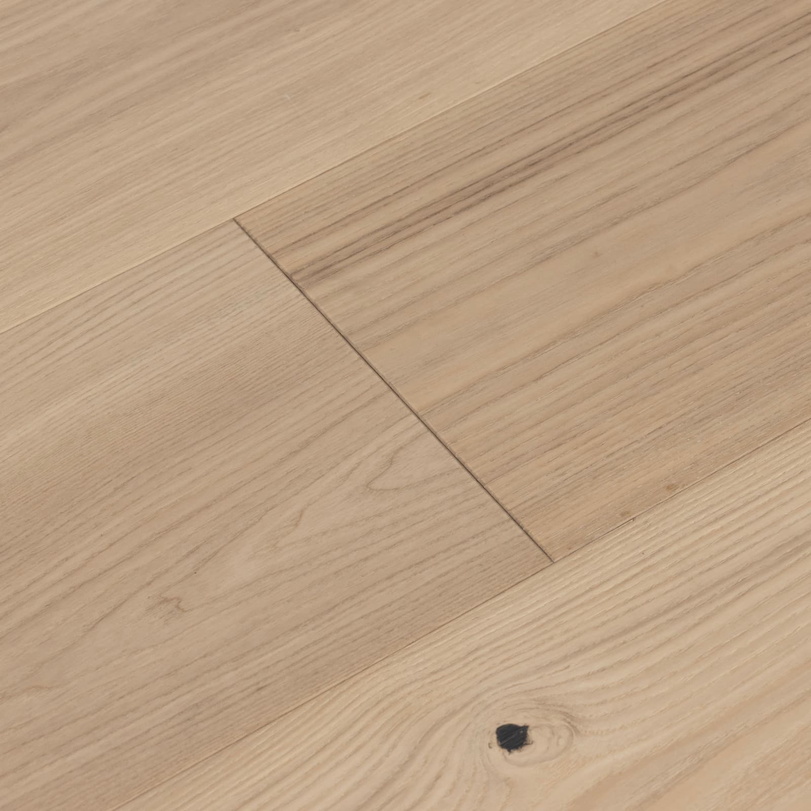 CALI Clarified Ash Engineered Flooring — Varietals Collection — detail view 5