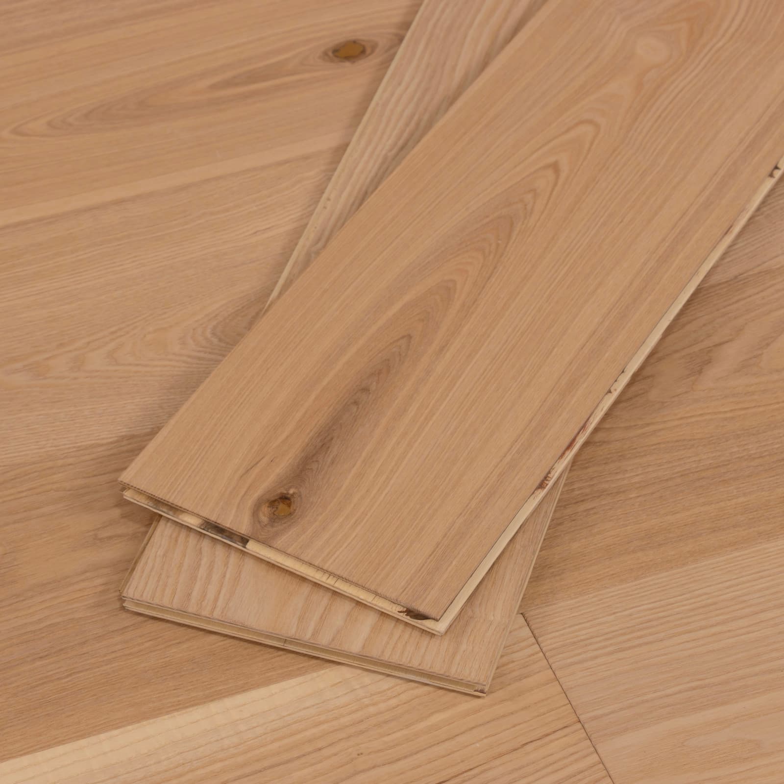 CALI Refined Ash Engineered Flooring — Varietals Collection — detail view 6