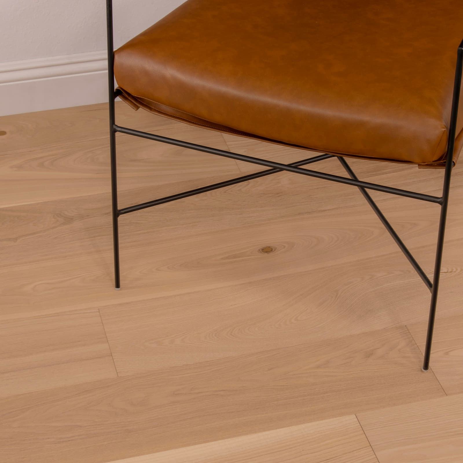 CALI Refined Ash Engineered Flooring — Varietals Collection — detail view 3