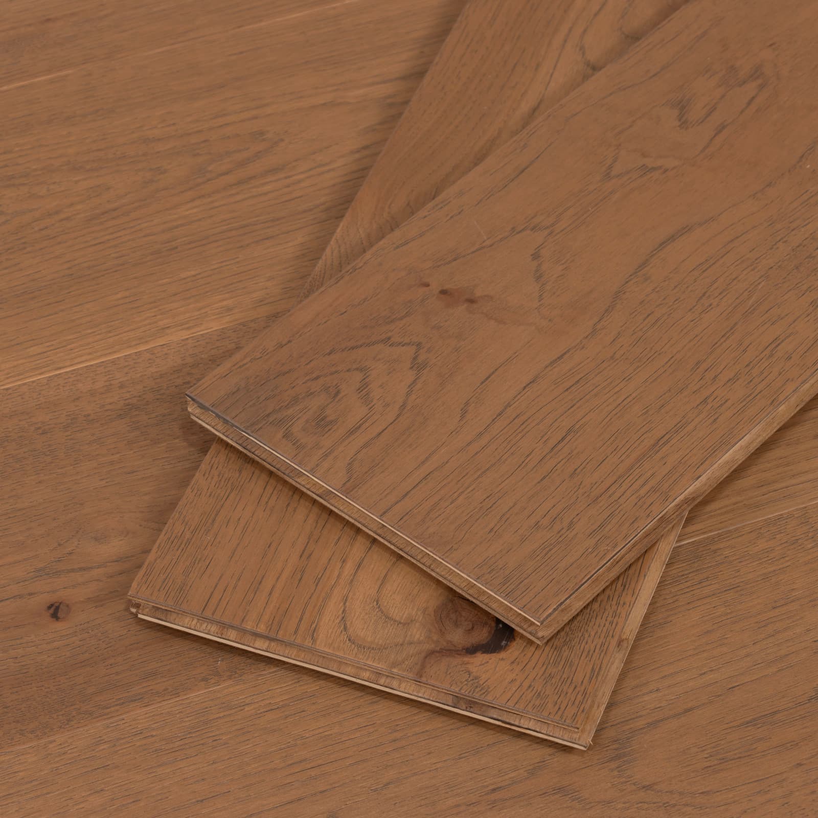 CALI Shaded Hickory Engineered Flooring — Varietals Collection — detail view 7