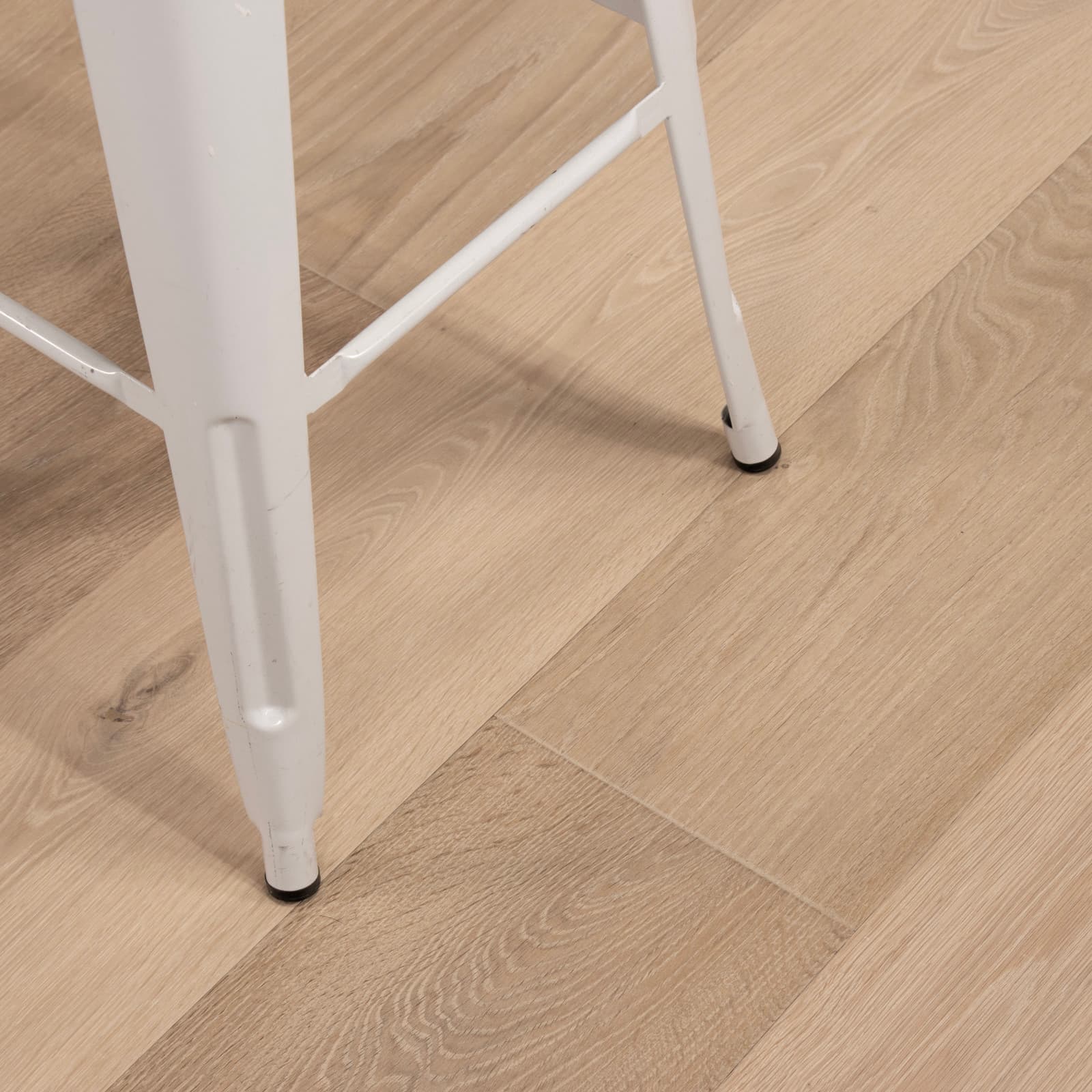 CALI Petite Pearl Engineered Hardwood - Green to the Core Flooring — First Press Collection — detail view 3