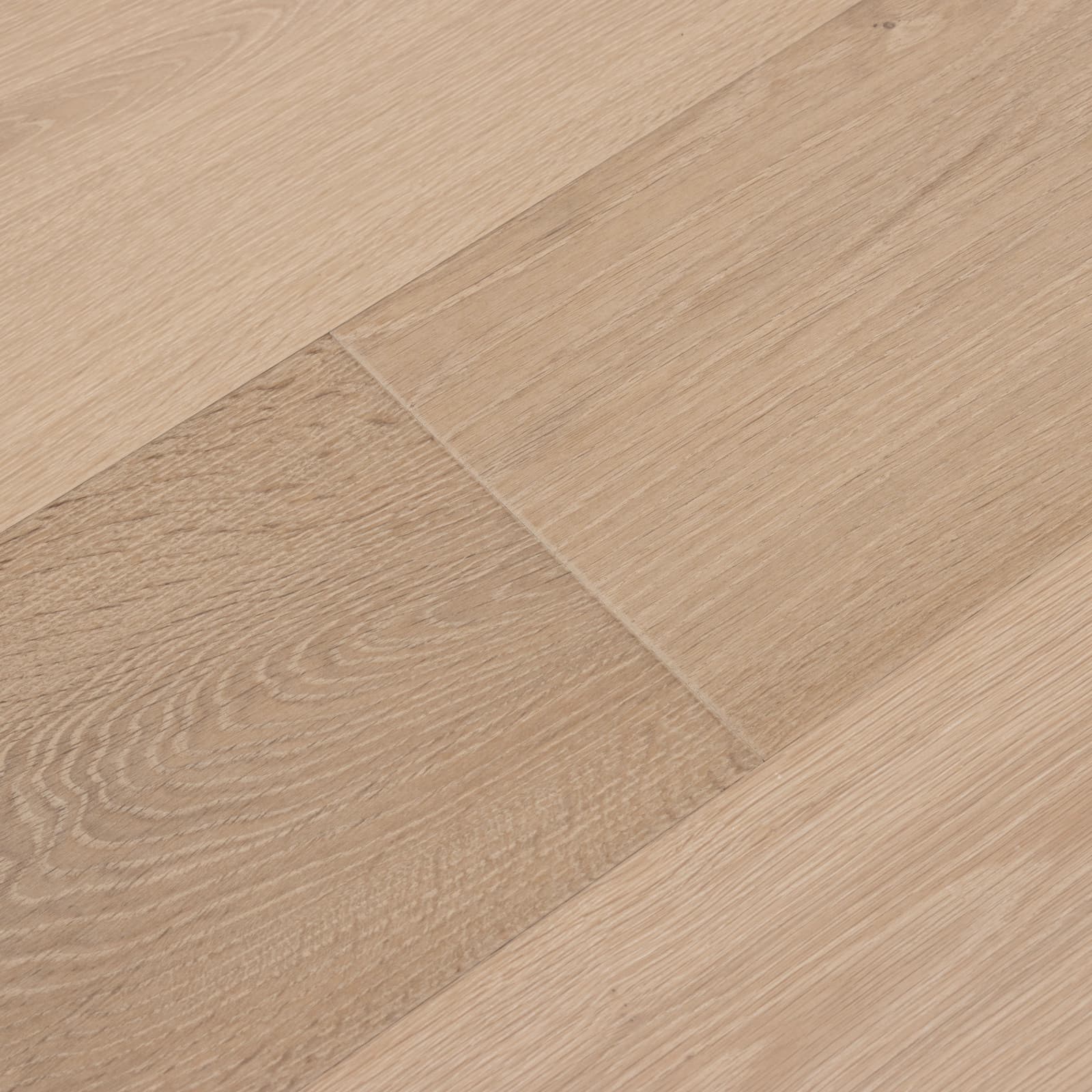 CALI Petite Pearl Engineered Hardwood - Green to the Core Flooring — First Press Collection — detail view 5