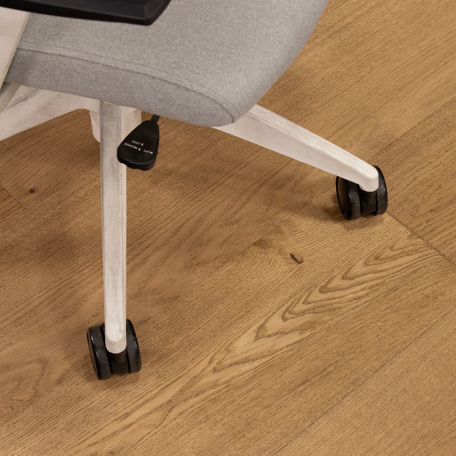 CALI Crush and Blush Engineered Hardwood - Green to the Core Flooring — First Press Collection — detail view 3