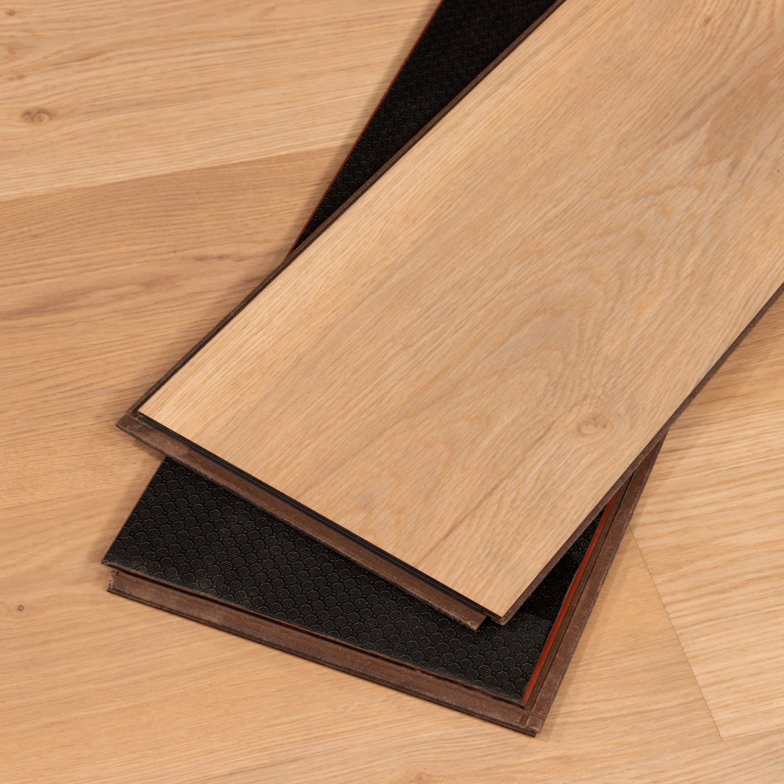 CALI Harbor Honey Laminate Top Layer with High Density Wood Core Flooring — Mavericks Collection — detail view 6
