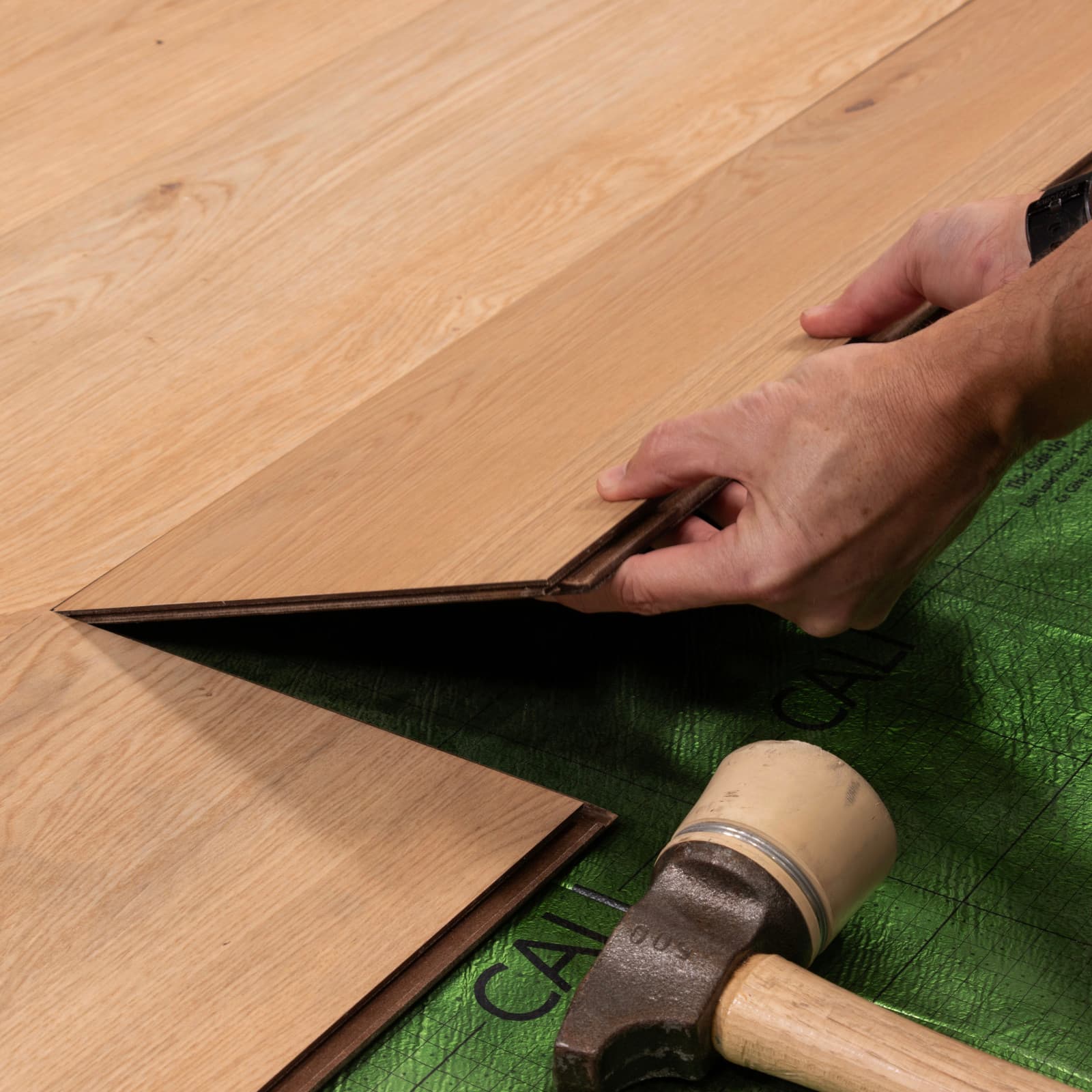 CALI Harbor Honey Laminate Top Layer with High Density Wood Core Flooring — Mavericks Collection — detail view 4