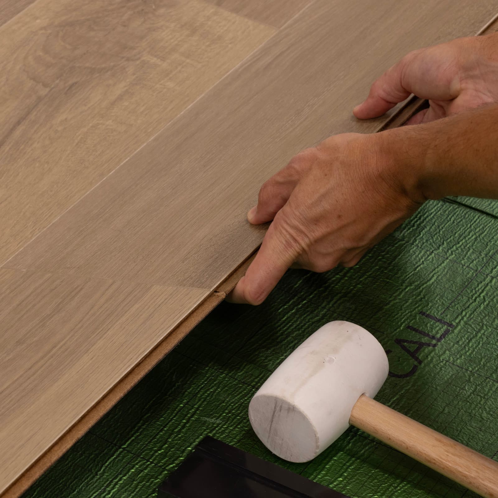 CALI Estuary Oak Laminate Top Layer with High Density Wood Core Flooring — Pacifica Collection — detail view 5