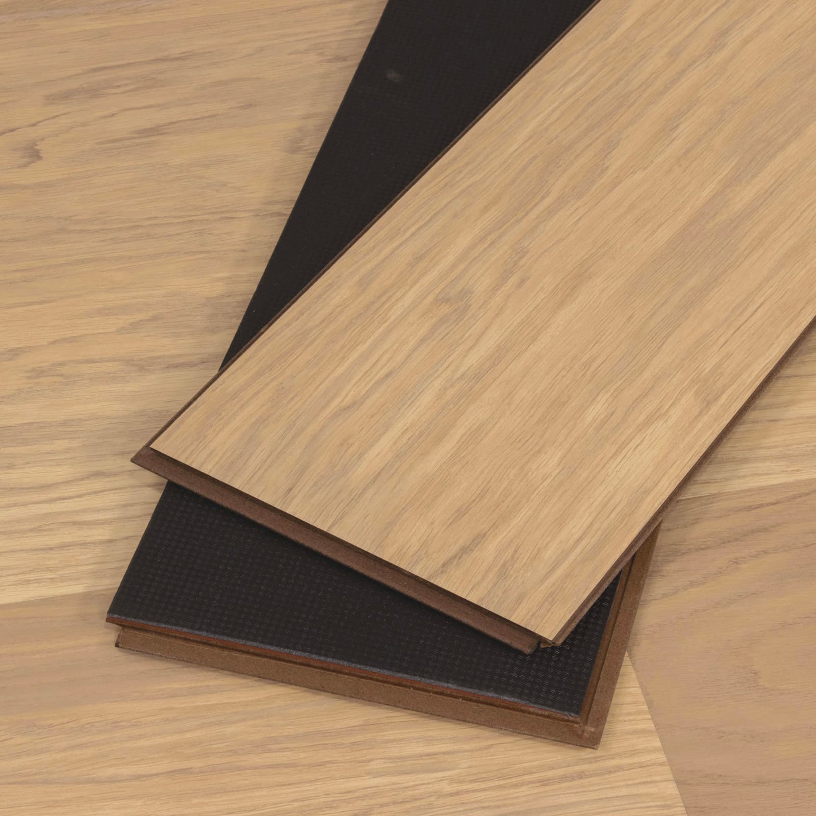 CALI Amber Retreat Laminate Top Layer with High Density Wood Core Flooring — Santa Cruz Collection — detail view 6