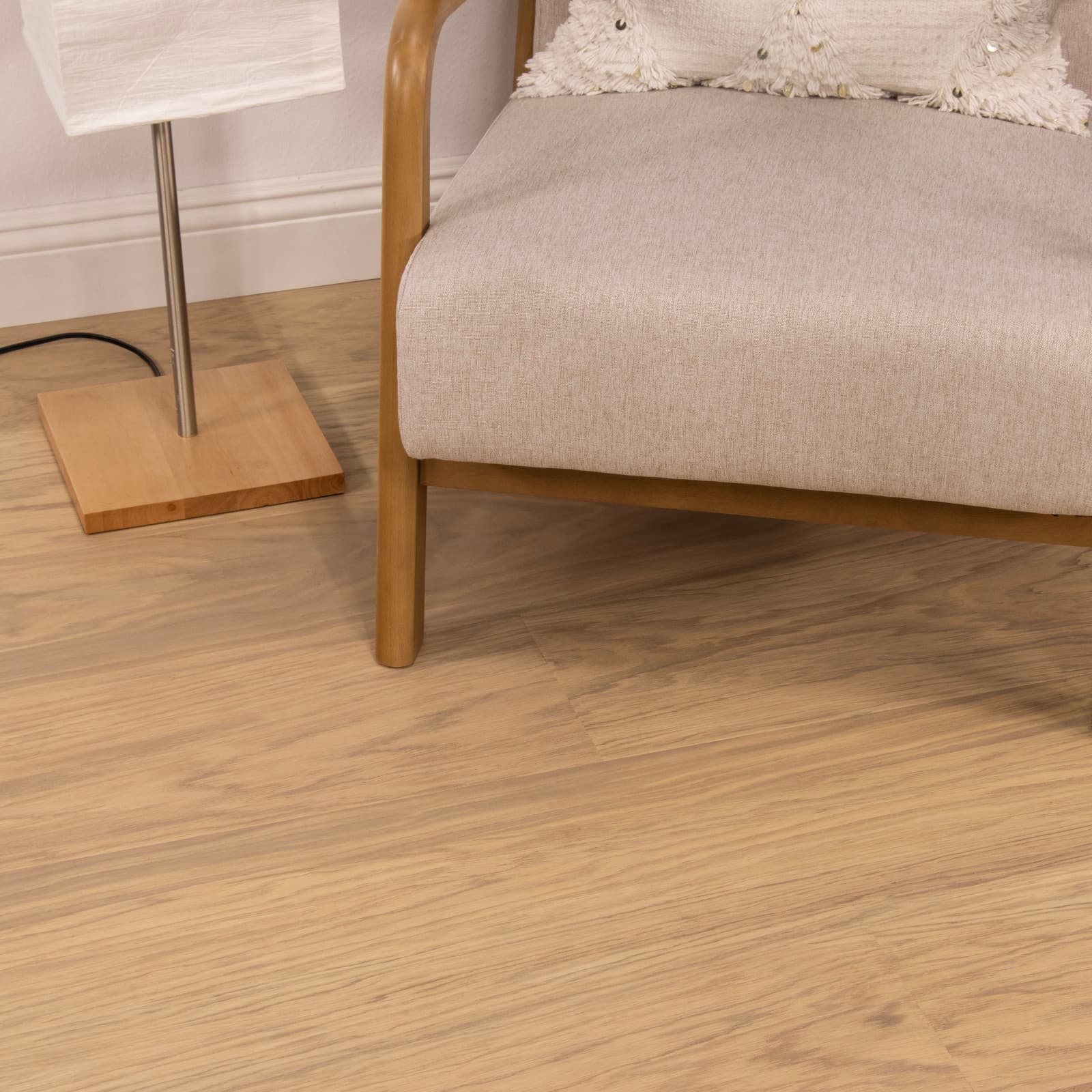 CALI Seabright Laminate Top Layer with High Density Wood Core Flooring — Santa Cruz Collection — detail view 3