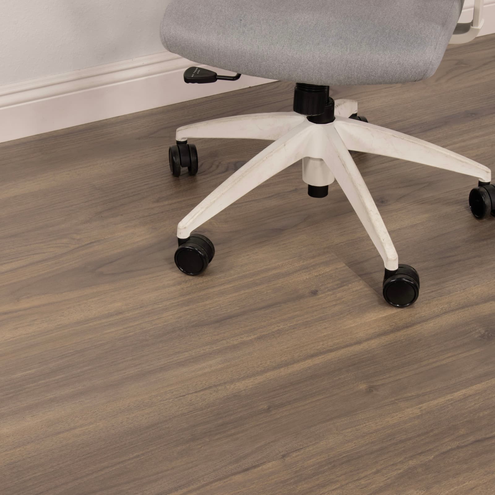 CALI Misty Wood Walnut Laminate Top Layer with High Density Wood Core Flooring — Santa Cruz Collection — detail view 3