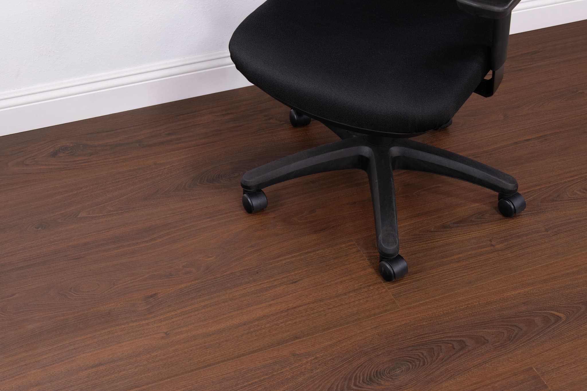 CALI Old Mission Umber Laminate Top Layer with High Density Wood Core Flooring Santa Cruz Collection - view 3