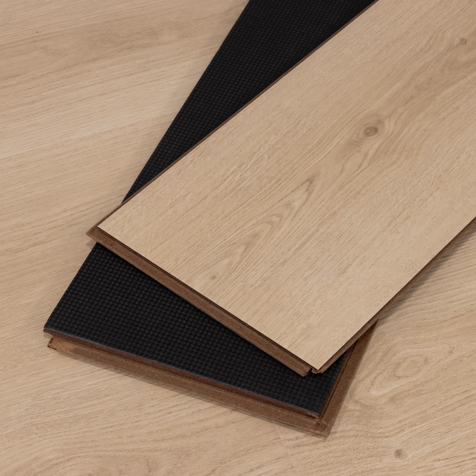 CALI Rockaway Oak Laminate Top Layer with High Density Wood Core Flooring — Santa Cruz Collection — detail view 5