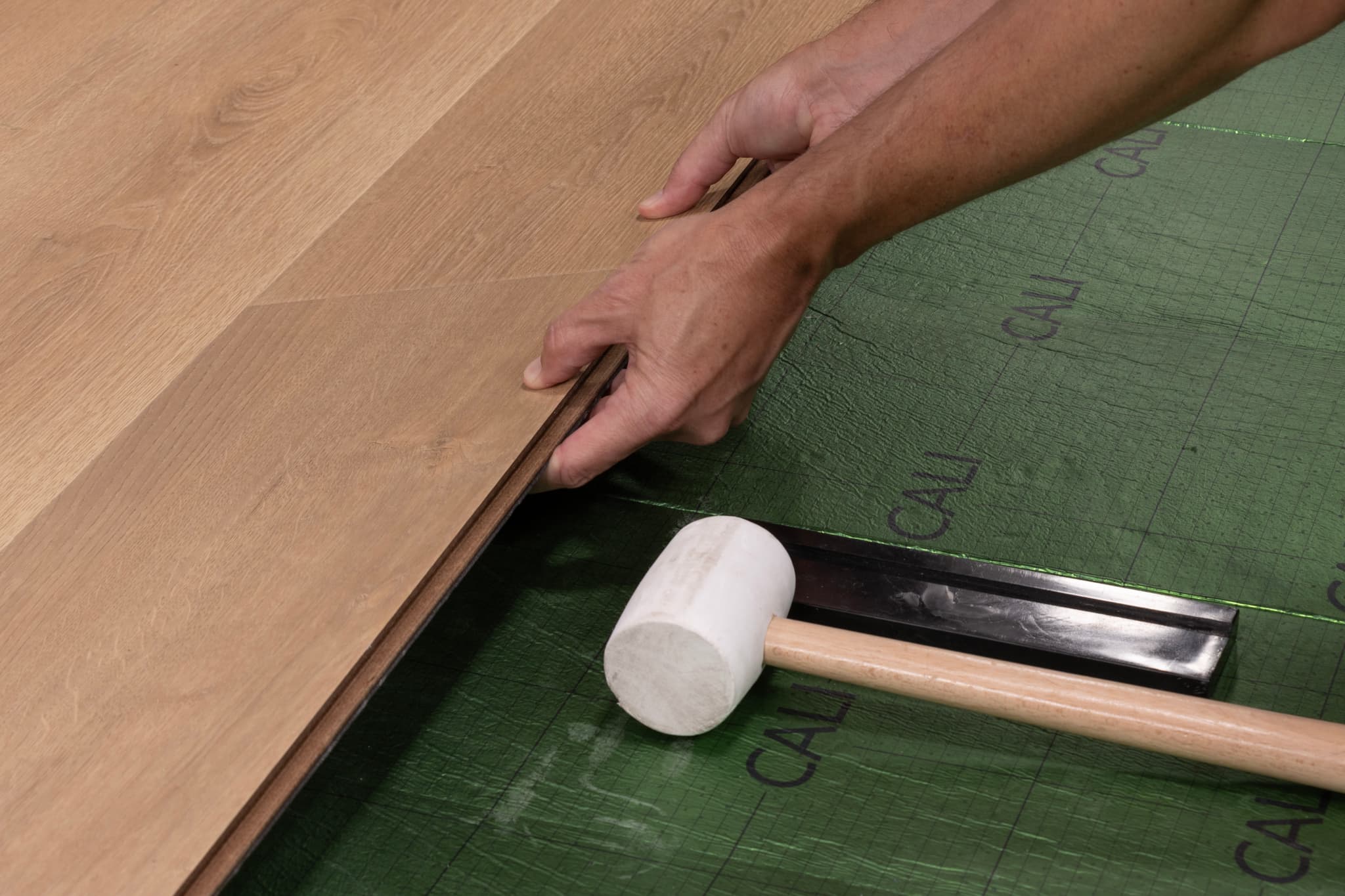 CALI Belmont Bluffs Laminate Top Layer with High Density Wood Core Flooring Santa Cruz Collection - view 4