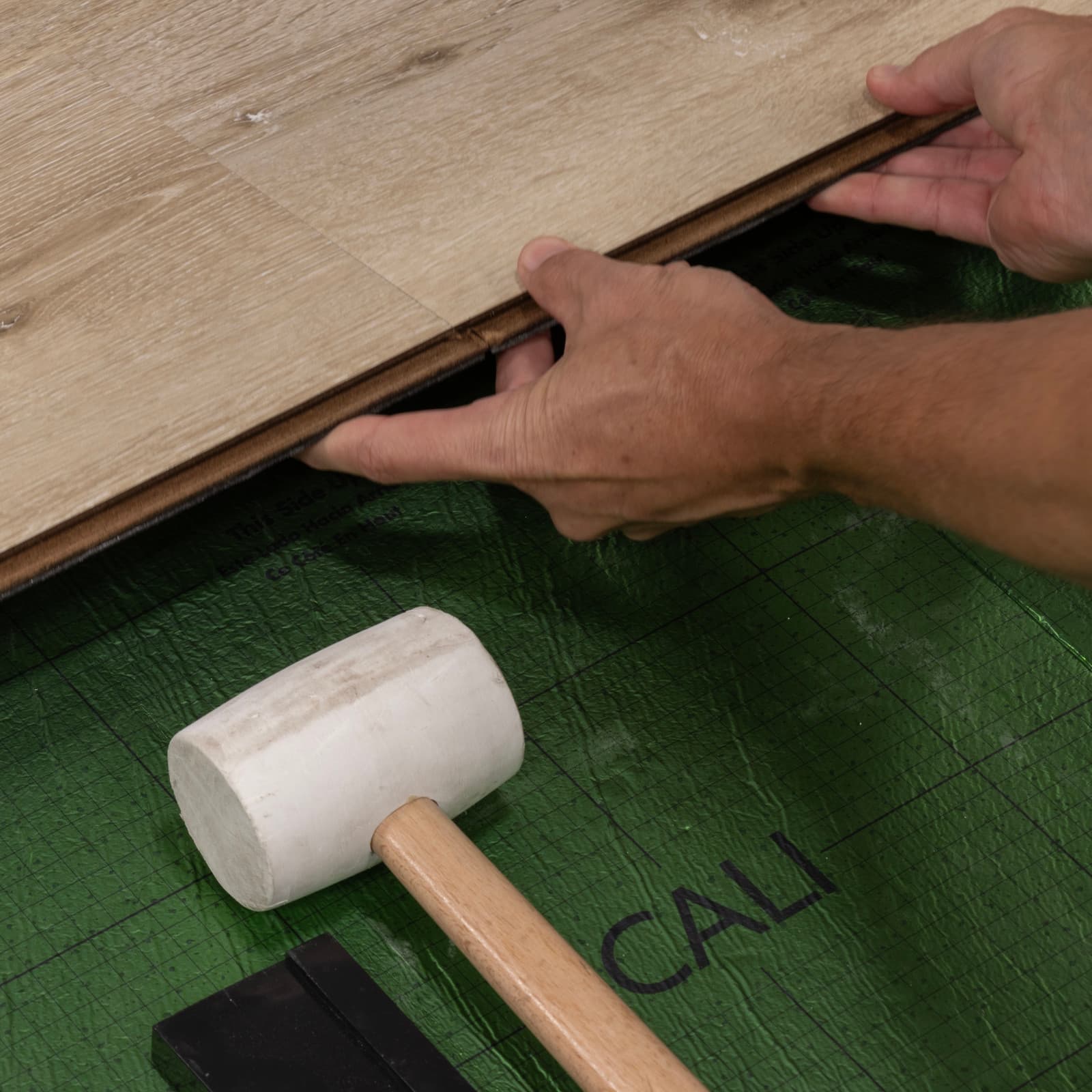 CALI Aged Hickory Laminate Top Layer with High Density Wood Core Flooring — Santa Cruz Collection — detail view 4
