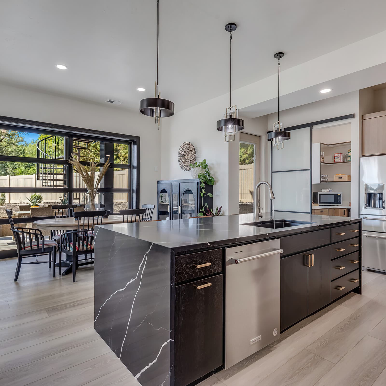 CALI Whitewater Oak 100% Waterproof GeoCore (SPC) Flooring Longboards Collection - view 4