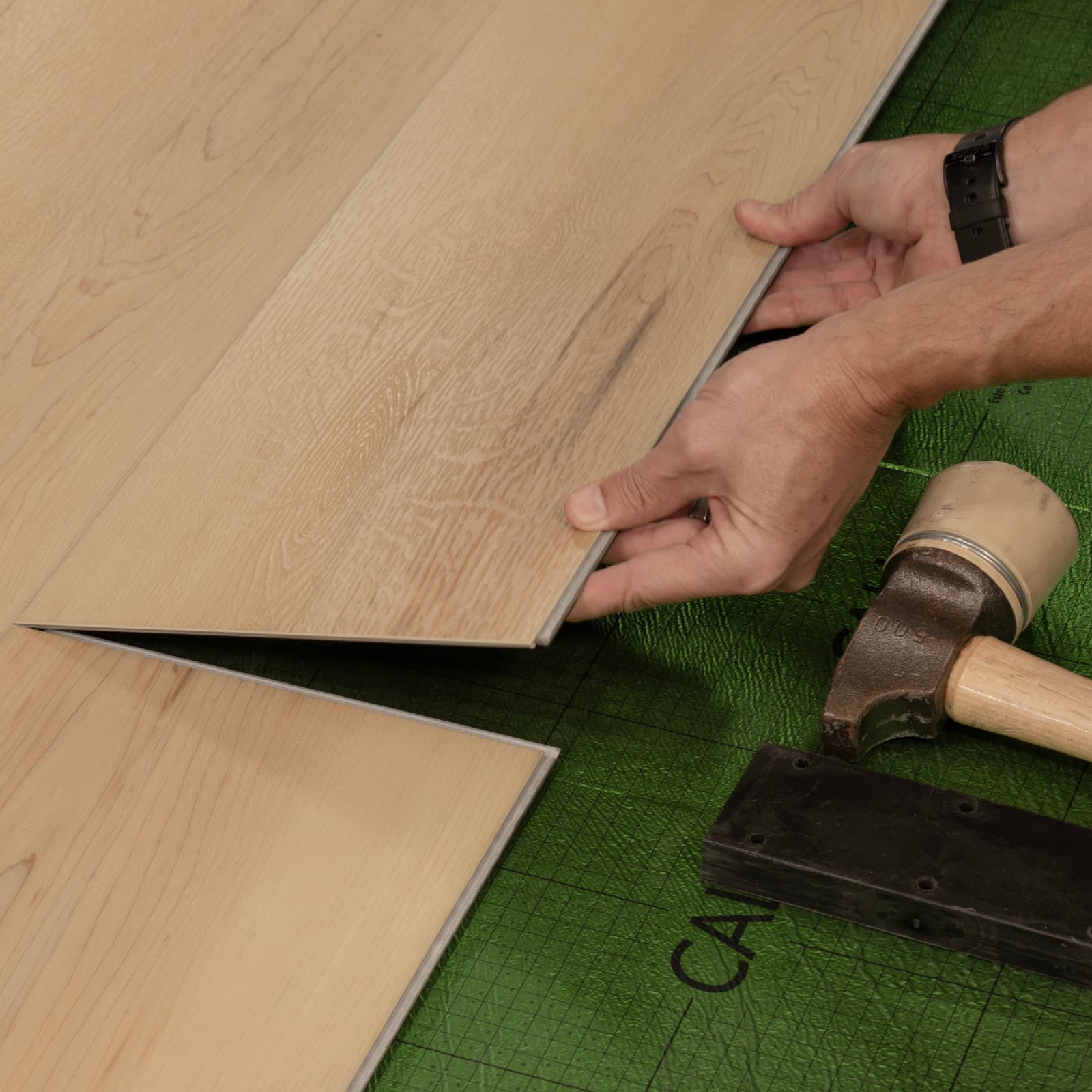 CALI Morro Beige 100% Waterproof GeoCore (SPC) Flooring — Longboards Collection — detail view 4