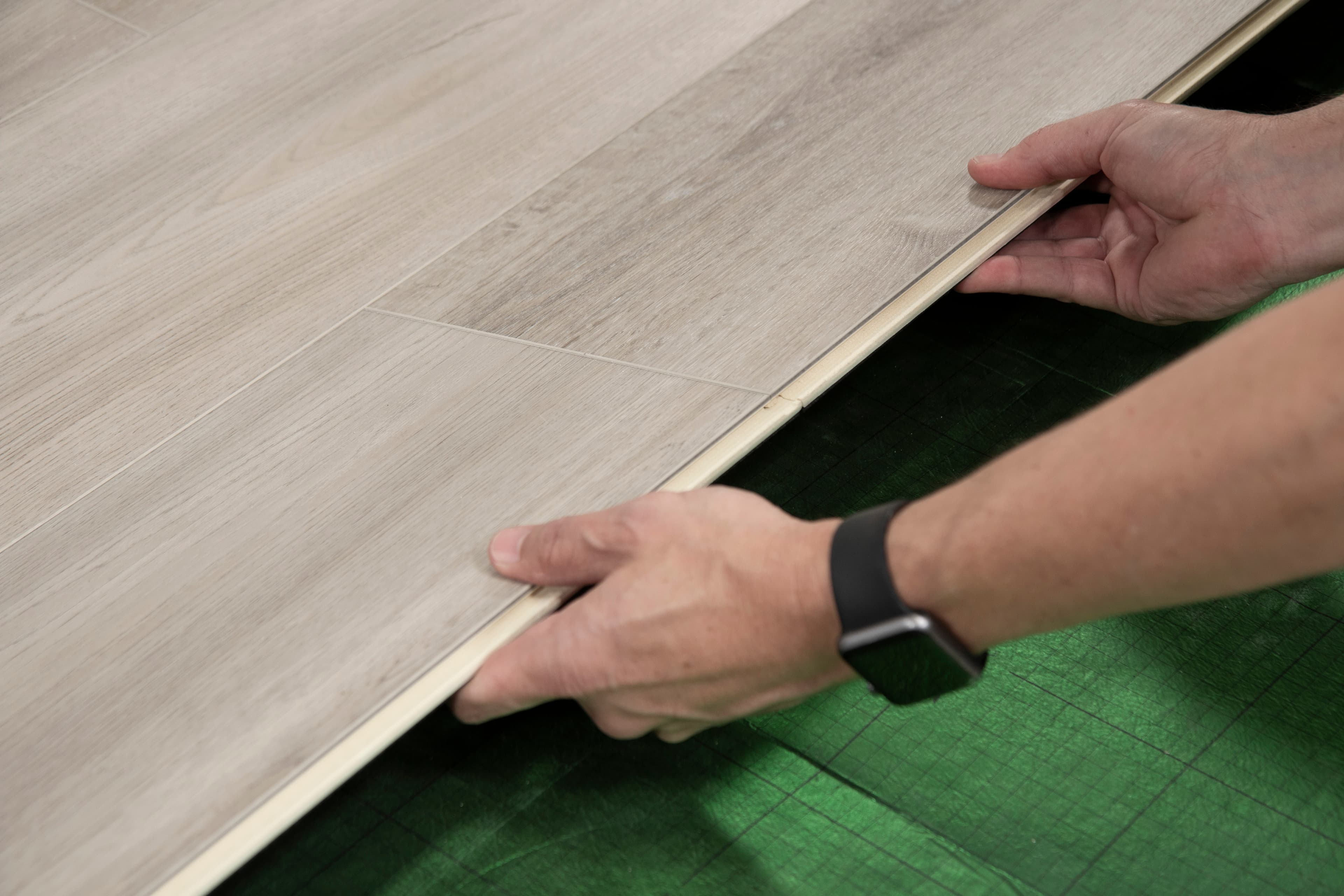 Uprush Legends Vinyl Flooring - Image 5