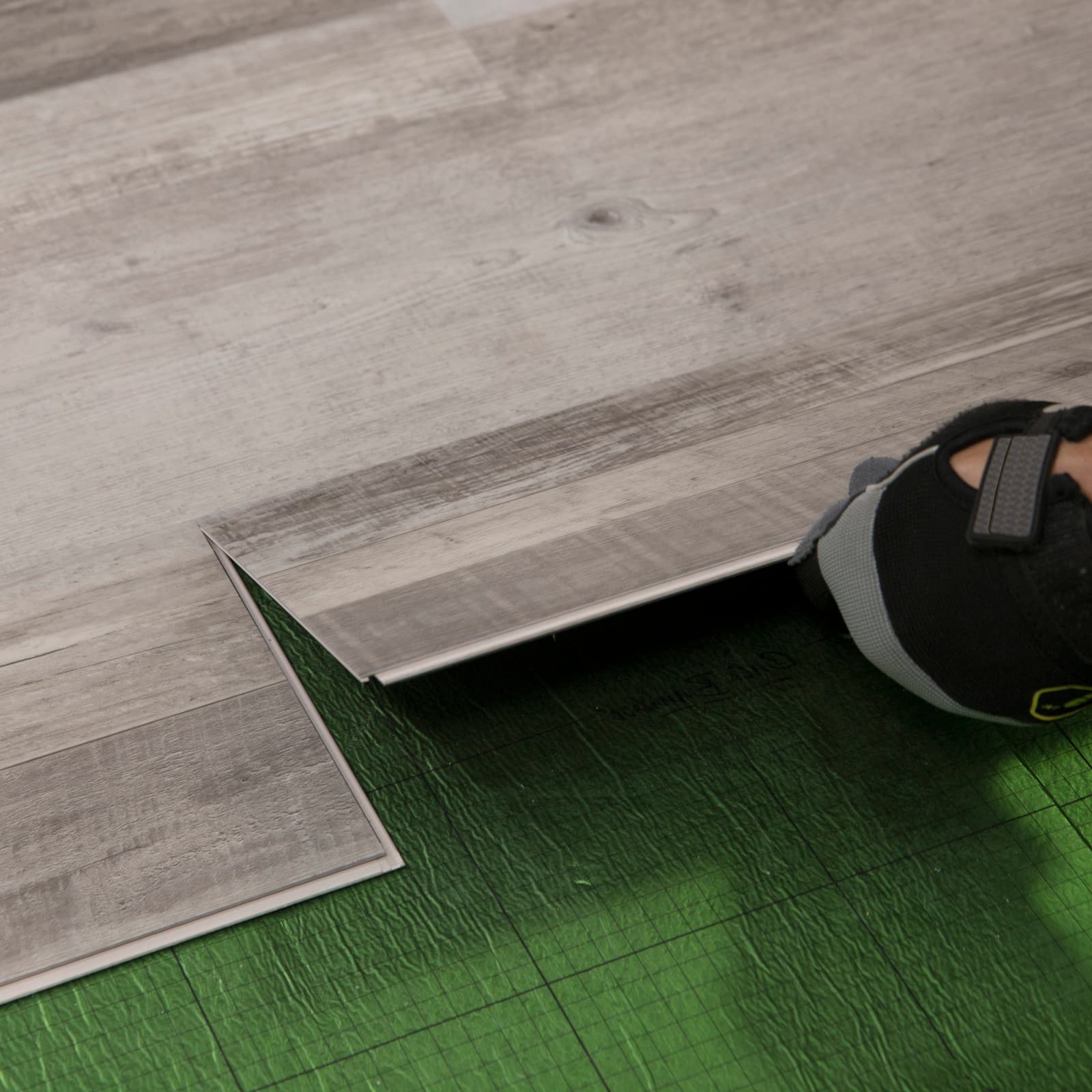 CALI Gray Ash 100% Waterproof GeoCore® (SPC Composite) Flooring — Select Collection — detail view 5