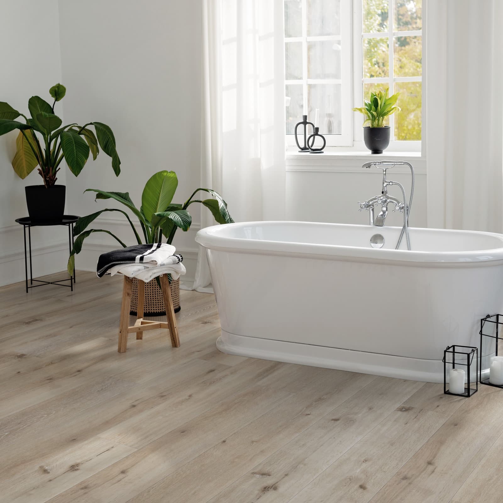 CALI Aged Hickory 100% Waterproof GeoCore (SPC) Flooring — Select Premium Collection — detail view 3