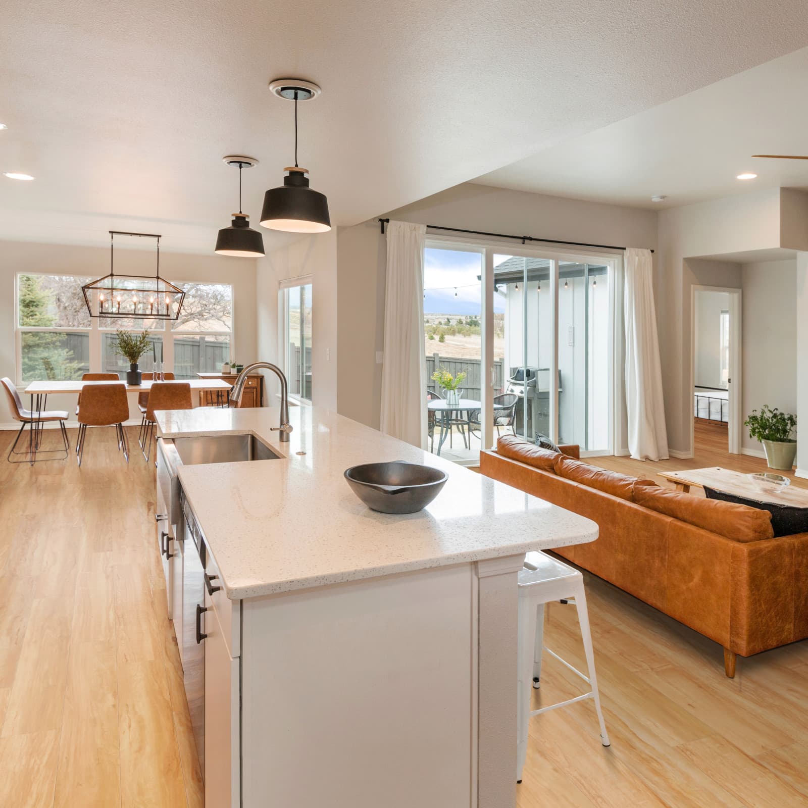 CALI Blonde Ale Flooring — Select Premium Collection