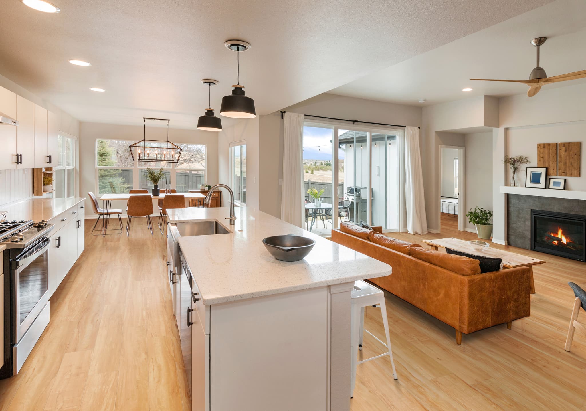 CALI Vinyl Blonde Ale Select Premium flooring