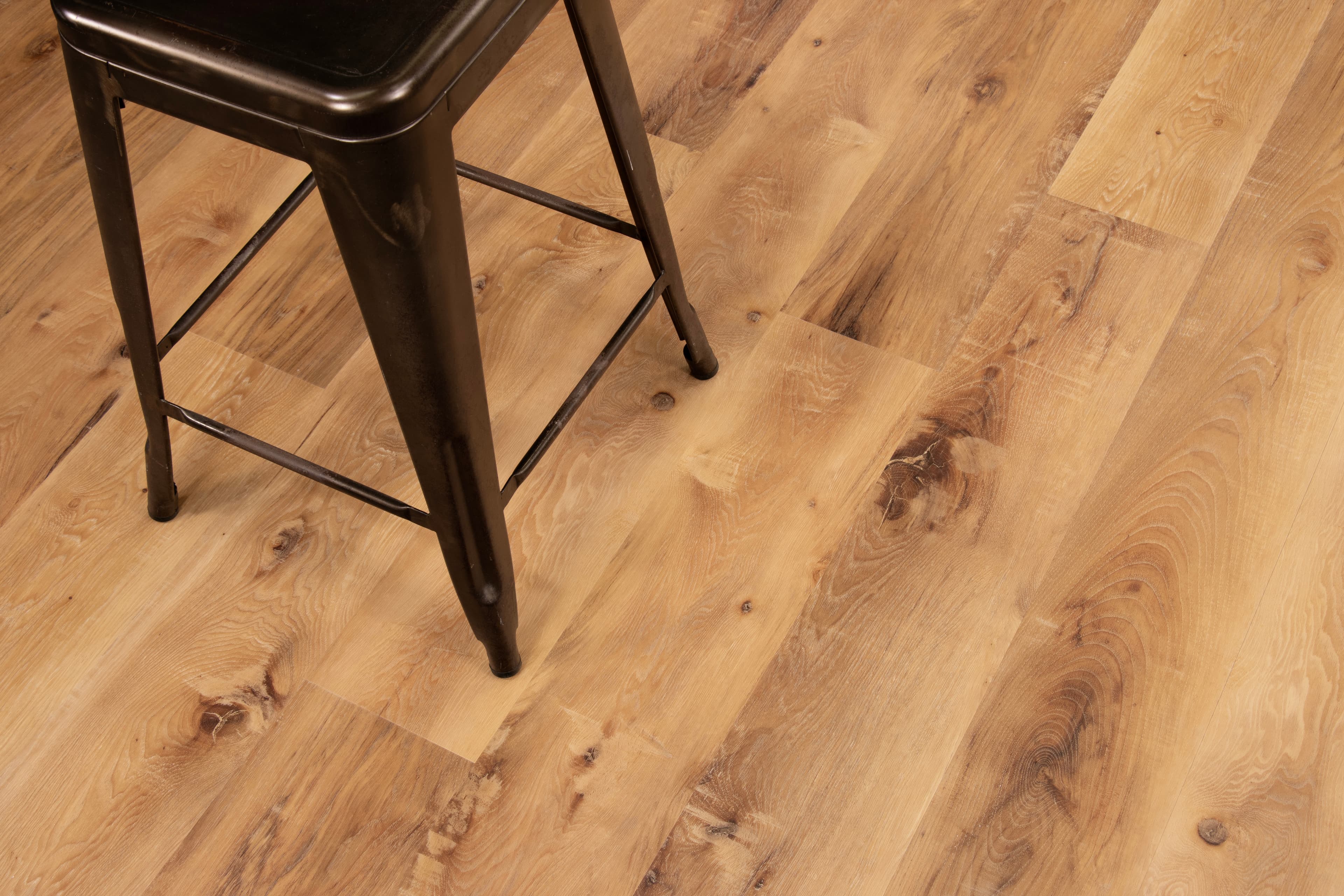 North Shore Oak Select Premium Vinyl Flooring - Image 3