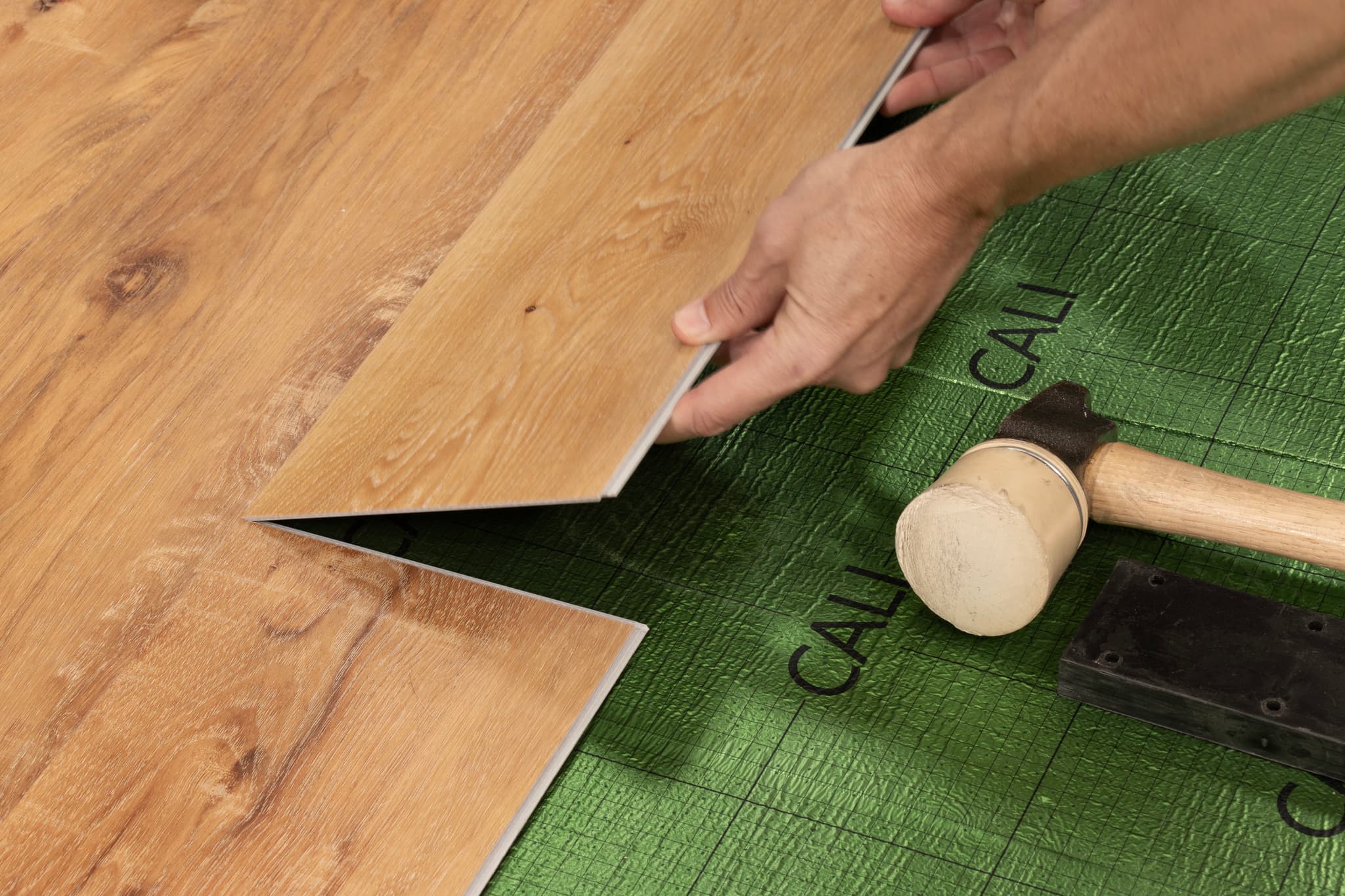 CALI North Shore Oak 100% Waterproof GeoCore (SPC) Flooring Select Premium Collection - view 4