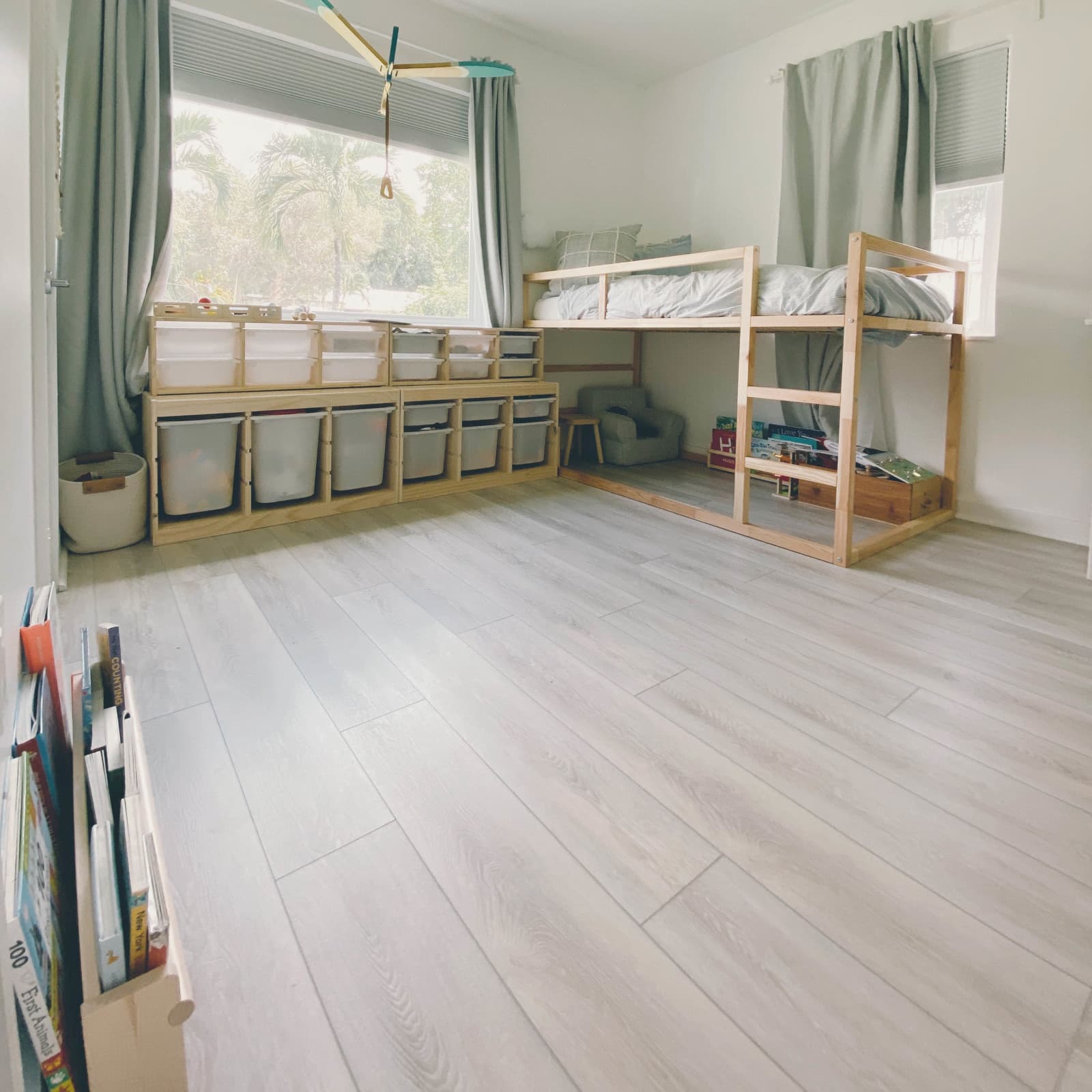 CALI Castaway Oak Flooring — Windansea Low Tide Collection — detail view 4