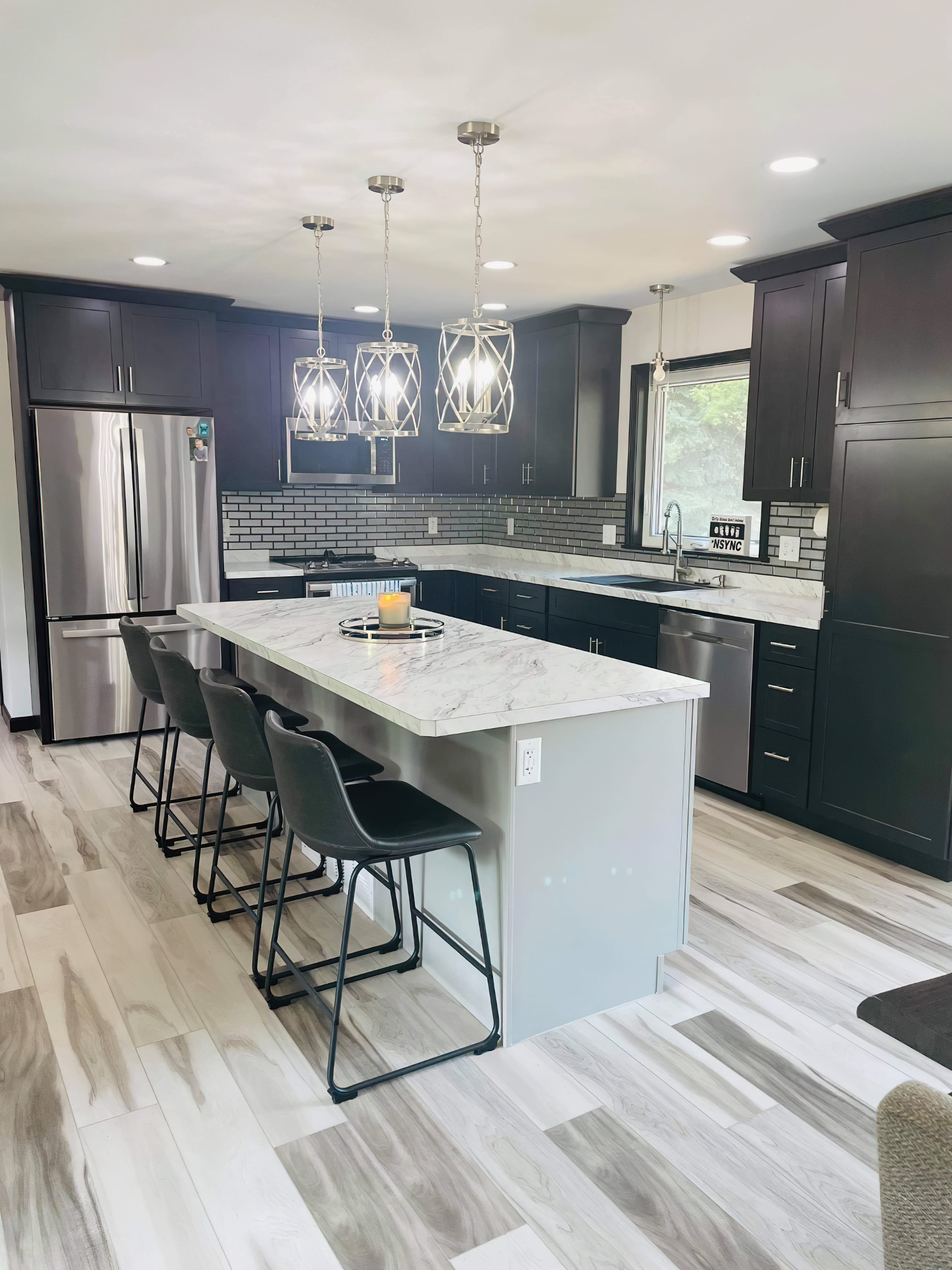 Seascape Hickory Windansea Vinyl Flooring - Image 4