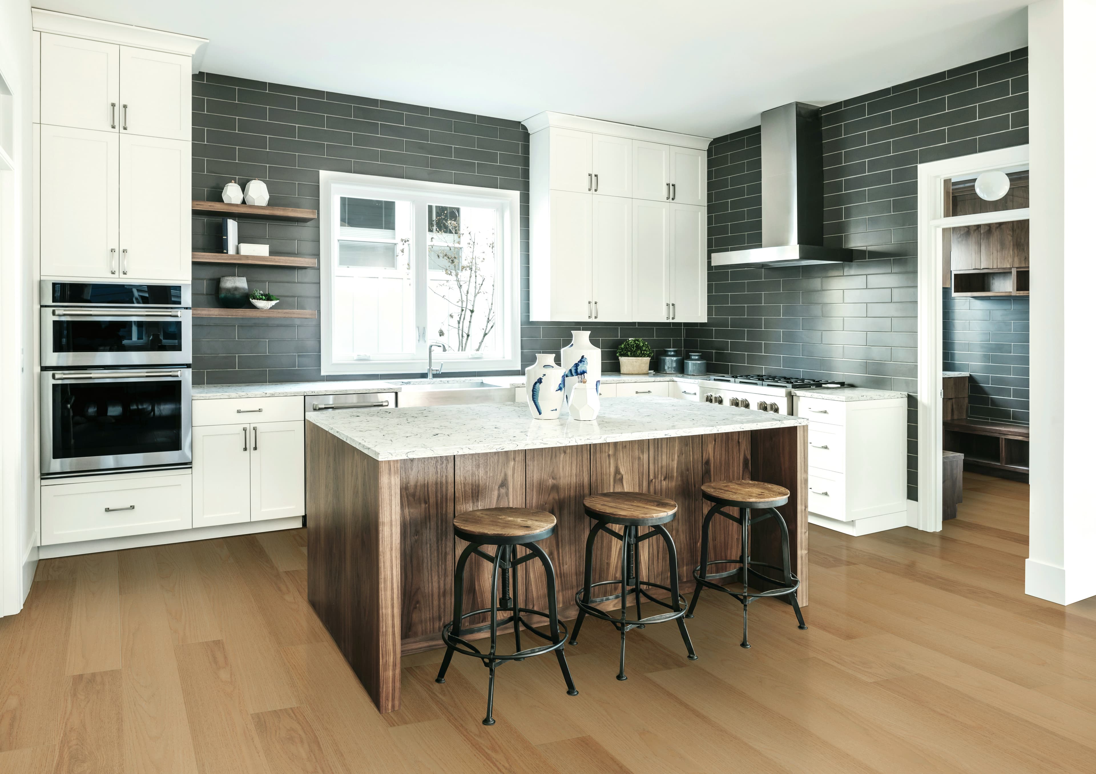 Sunbaked Escape Trestles Vinyl Flooring - Image 2