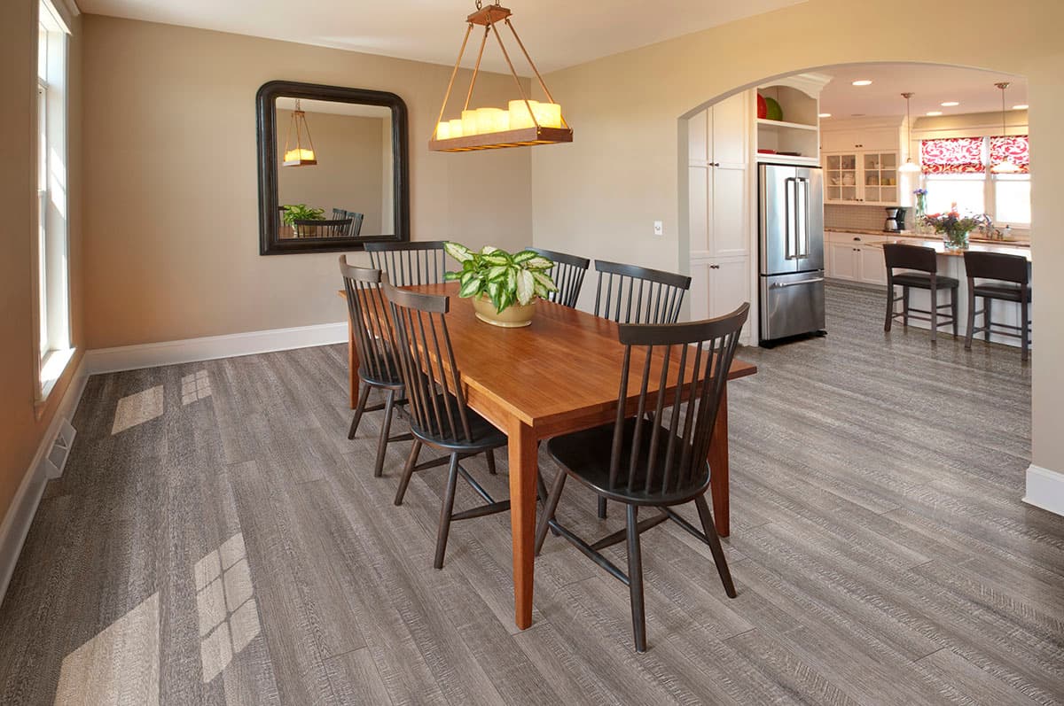 MSI Everlife Hybrid Emridge 100% Waterproof Hybrid Rigid Core Flooring — Smithcliffs Collection — detail view 5