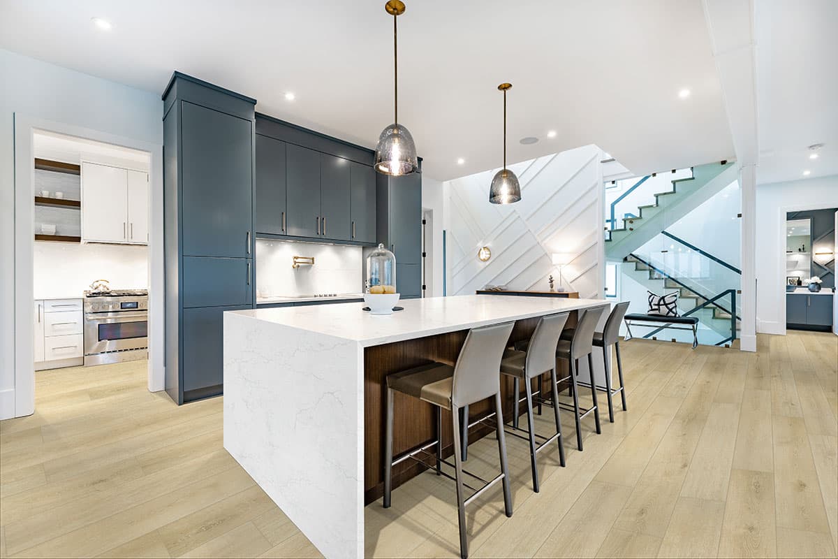 MSI Everlife Hybrid Lanston Oak 100% Waterproof Hybrid Rigid Core Flooring — Smithcliffs Collection — installed in room