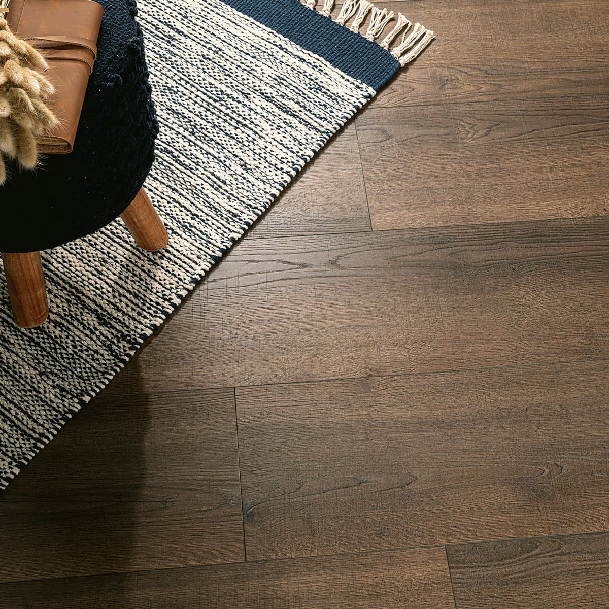 MSI Everlife Hybrid Roghan 100% Waterproof Hybrid Rigid Core Flooring — Shorecliffs Collection — detail view 5