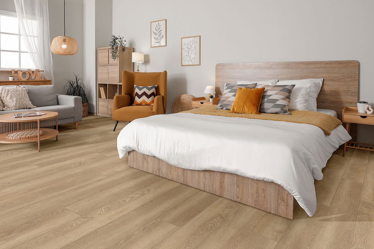 MSI Everlife Hybrid Schertz Oak 100% Waterproof Hybrid Rigid Core Flooring — Shorecliffs Collection — detail view 4