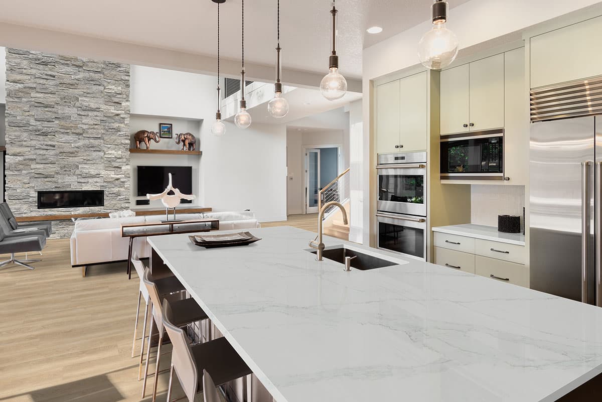 MSI Everlife Hybrid Schertz Oak 100% Waterproof Hybrid Rigid Core Flooring — Shorecliffs Collection — detail view 5