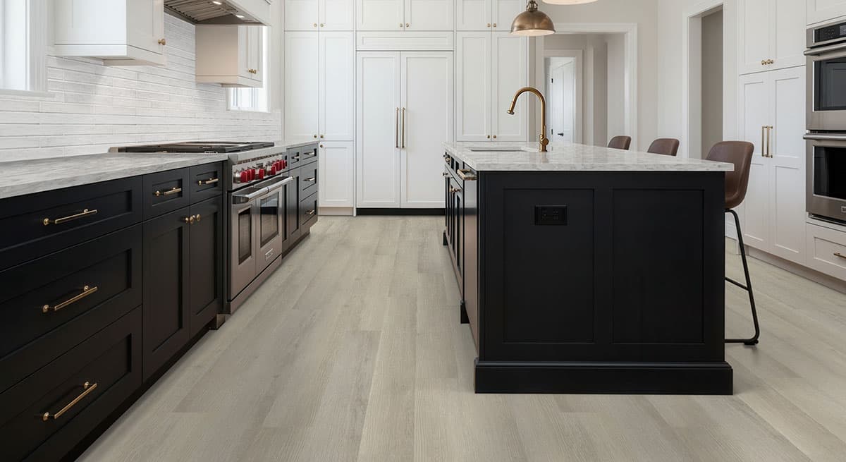 MSI Everlife Honeybella Oak 100% Waterproof Rigid Core (SPC) Flooring — Cyrus 2.0 Collection — detail view 3