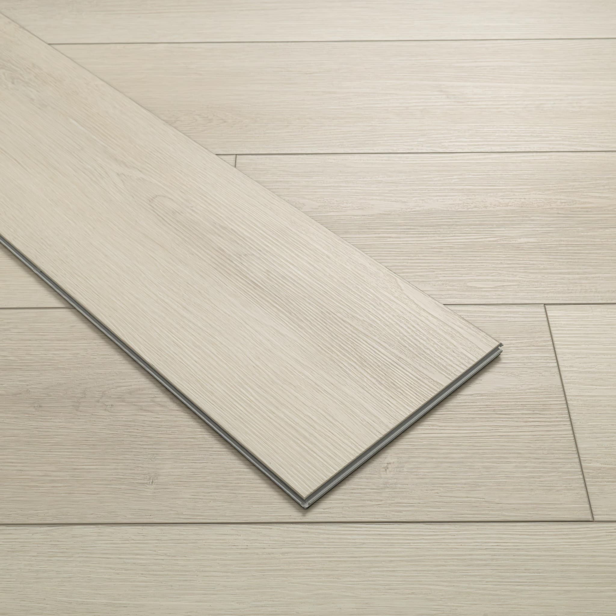 MSI Everlife Honeybella Oak 100% Waterproof Rigid Core (SPC) Flooring — XL Cyrus Collection — detail view 7