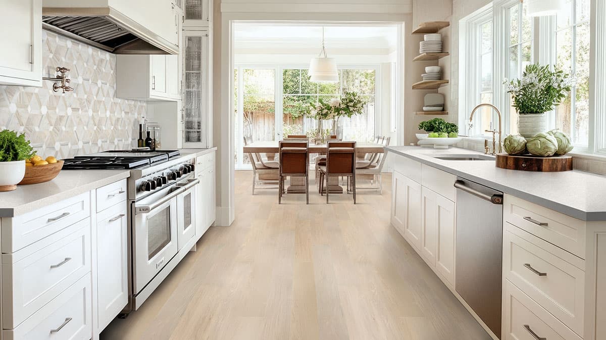 MSI Everlife Wood Aaron Blonde Oak 100% Waterproof Engineered Hardwood Flooring — Woodhills Collection — detail view 4