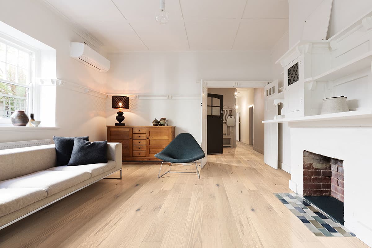 MSI Everlife Wood Bali Buff Oak 100% Waterproof Engineered Hardwood Flooring — Woodhills Collection — detail view 6