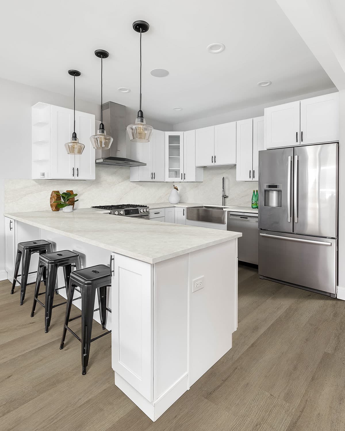 MSI Everlife Lark 100% Waterproof Rigid Core (SPC) Flooring — Studio Collection — detail view 3